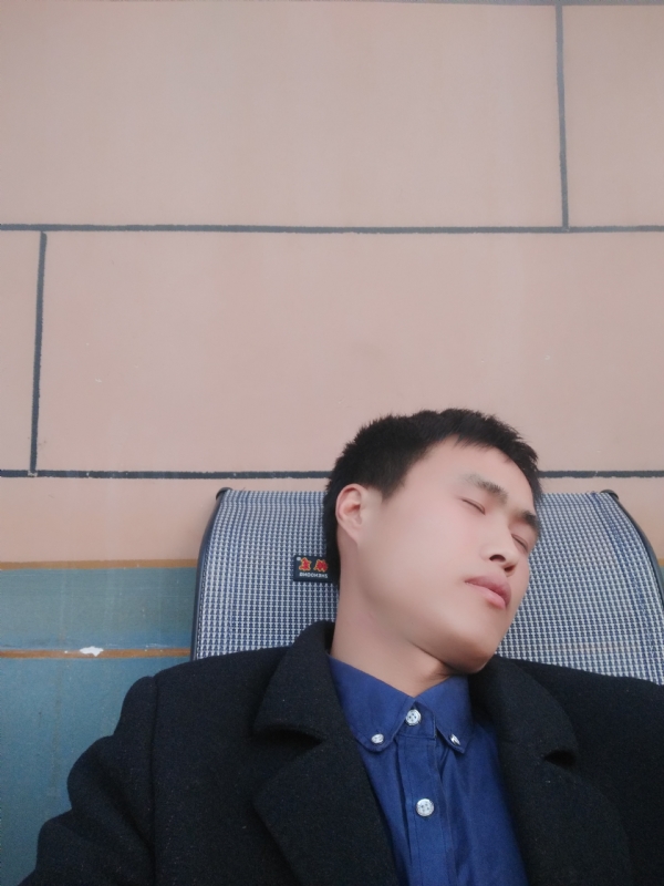 有钱爱情才能长久的第一张照片--玉山父母相亲团